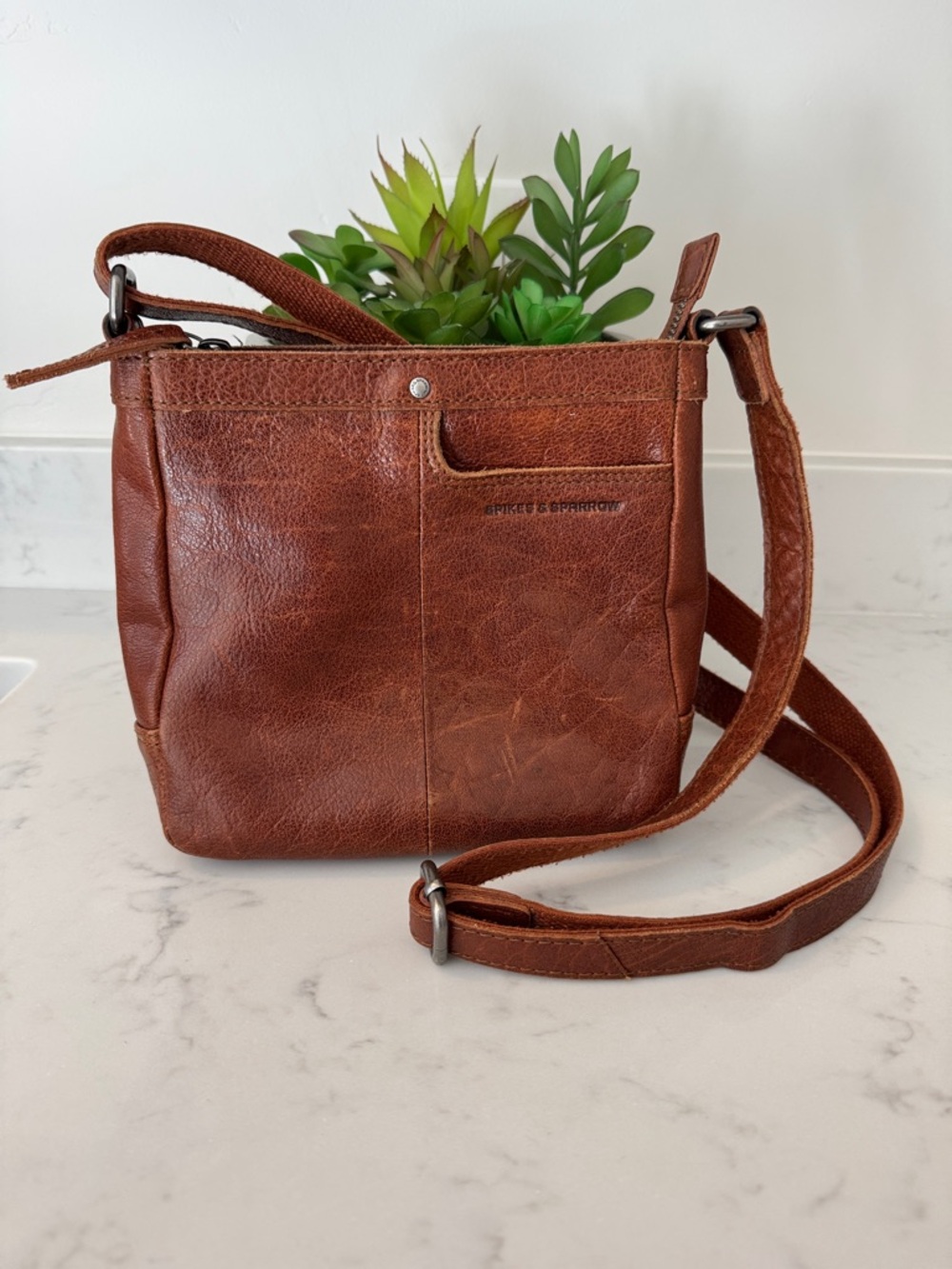 Spikes & Sparrow Rustic Brown Leather Crossbody Bag Purse. Adjustable Strap